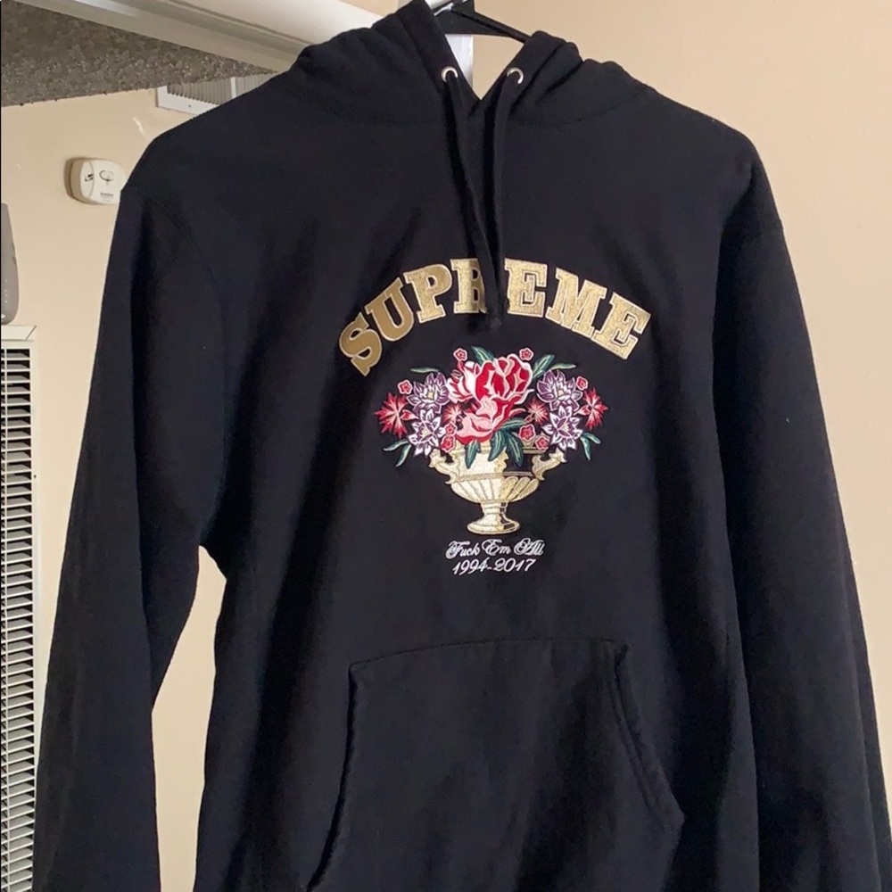 Supreme Black Centerpiece Hoodie F/W 17
